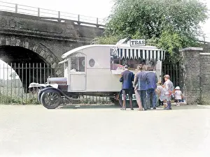 Snacks: MOBILE TEAS 1930S