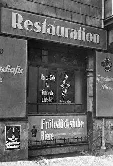 Coachmen: Mocca-Diele (mocha-hall) in Berlin, 1929