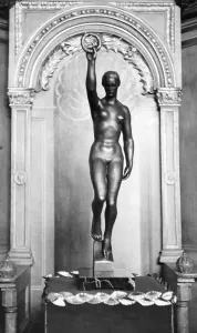 Socket: Model of the central figure of the War Memorial in Luitp