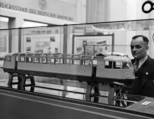 Onlooker: Model of the Glaeserner Zug (Glass Train), 1930s