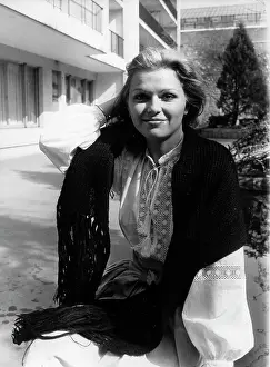Manson: Model Jeane Manson posing outside
