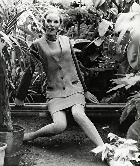 Sandys: Model in an outdoor botanical setting