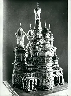Cords: Model of Russian building made from telephone cords