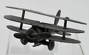 Sparkplug: Model of triplane, sparkplug fuselage and metal wings, WW1