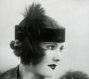 Fantaisie: Model wearing a version of the fex 1933