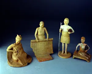 Mair: Modelled clay figures