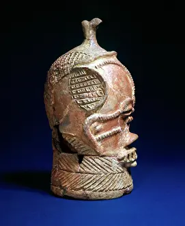 Indefinite: Modelled terracotta head from Lydenburg