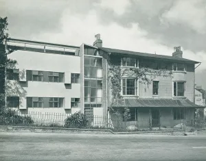 Amyas: Modernist House Extension, Redhill