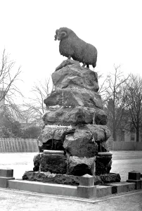 C1886: Moffat, the Fountain c1886