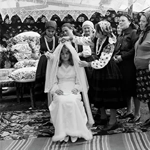 Potyrnike: Moldavian wedding