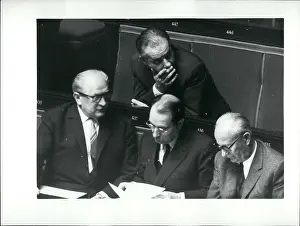 Mollet: Mollet, Mitterrand, Gaston, Deferre, Estier