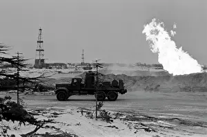 Displays: Mongi oil field, 1988