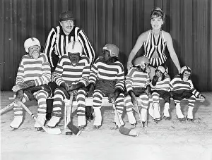 Cabarets: Monkeys on ice at an ice revue