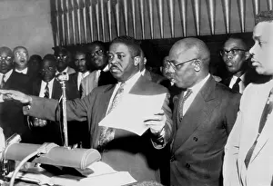 Calms: Montgomery Bus Boycott leaders are cheered. ?