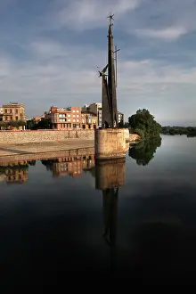 Lebre: Monument to the 'batalla de l'Ebre' (the Ebro