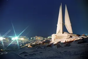 40th: Monument commemorating 40th anniversary of Dikson's