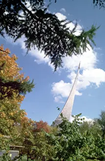 Barshch: Monument to Conquerors of Space in Moscow, 1986