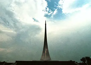 Barshch: Monument to Conquerors of Space in Moscow, 1989