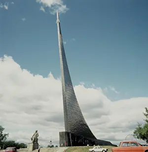 Titanium: Monument to Conquerors of Space in Moscow, 1995
