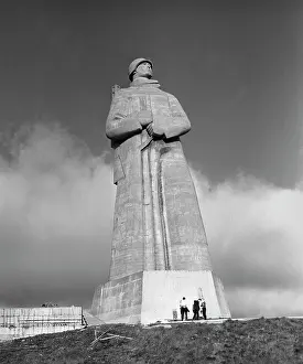Murmansk: Monument to defenders in Murmansk, 1984