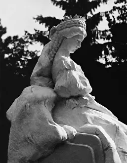 Szeged: The monument of the Empress Elizabeth of Austria