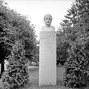 Semmelweis: Monument for Ignaz Semmelweis