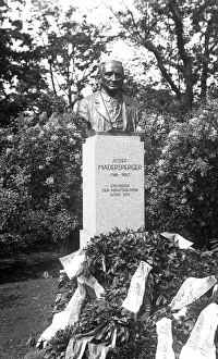 Werian: Monument to Josef Madersperger