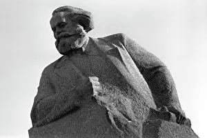 Theorist: Monument to K.Marx