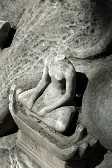 Headless: Monument a la Gloire de lao'nExpansion Coloniale