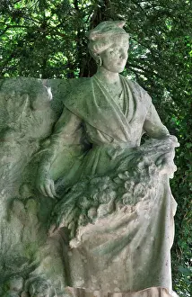 Gloire: Monument a la Gloire de lao'nExpansion Coloniale
