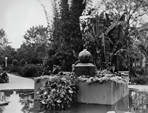 Longpre: The monument for Rudolph Valentino