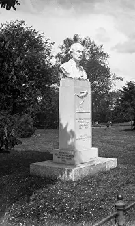 Markus: Monument to Siegfried Markus