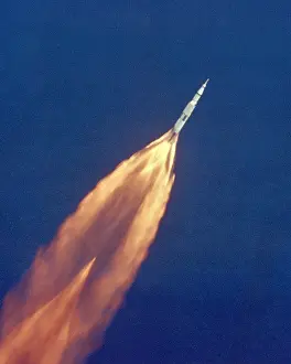Liftoff: Moon launch. The Apollo 11 Saturn V space ?