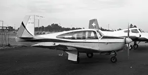 Gatwick: Mooney M.20A OY-AIZ
