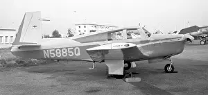 Mooney: Mooney M.20E Super 21 N5885Q