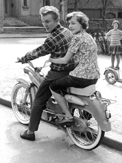 Fifties Style: Moped with passenger seat