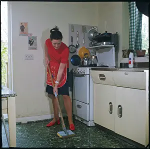 Mops: MOPPING KITCHEN FLOOR