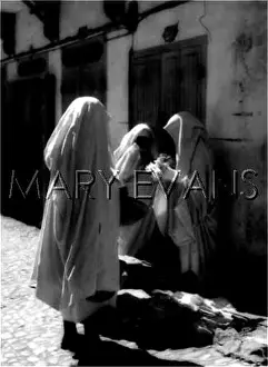 Haggling: MOROCCAN WOMEN