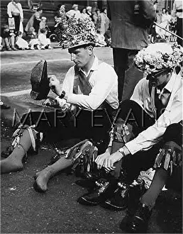 Glossop: MORRIS DANCE