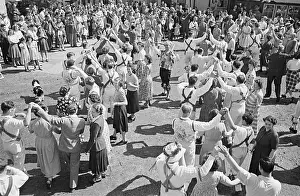 Thaxted: Morris Dancing