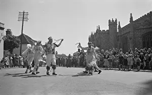 Thaxted: Morris Dancing