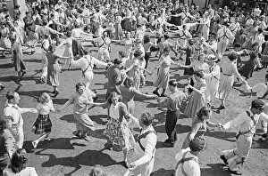 Thaxted: Morris Dancing