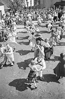 Thaxted: Morris Dancing