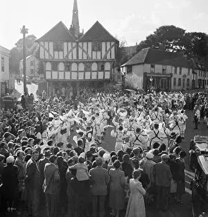 Thaxted: Morris Dancing