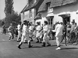 Bampton: MORRIS MEN