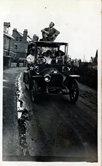 Caravan: Morris Vintage Car - Towing Caravan