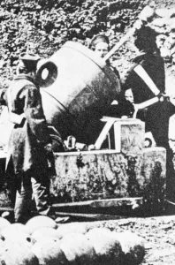 Terrorism: Mortar battery in the Crimea War, around 1853
