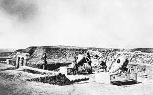 Terrorism: Mortar battery in the Crimea War, around 1853