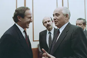 Welcomes: Mortimer Zuckerman visits USSR