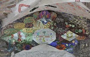 Trencadis: Mosaic, Crypta Guell, Colonia Guell, Barcelona